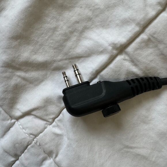 Black Handheld Shoulder Waterproof Speaker MIC For Radio 2-Pin K 3.5/2.5mm - Picture 4 of 7